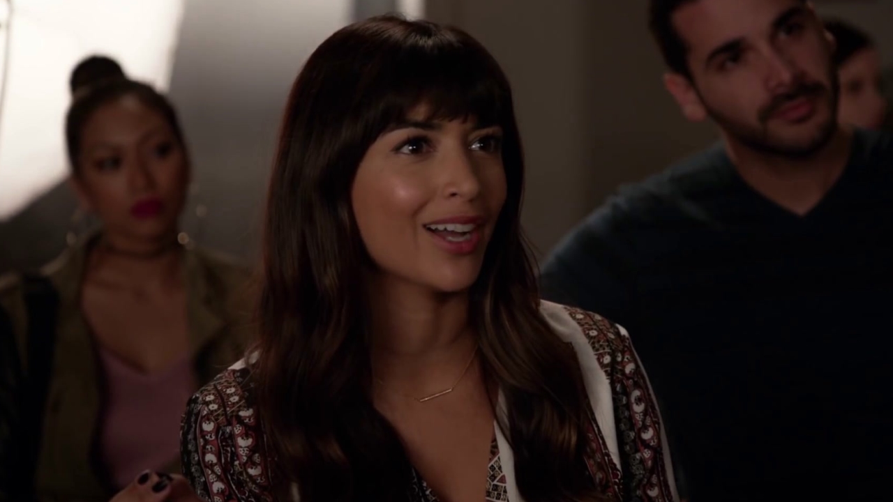 New Girl: Cece Has A Photo Shoot For One Of Her Clients