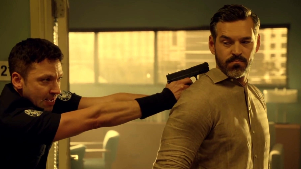 Rosewood: Villa Tries To Be A Hero In A Hostage Situation