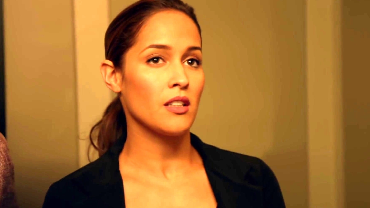 Rosewood: Rosie Teases Villa About Being Momentless
