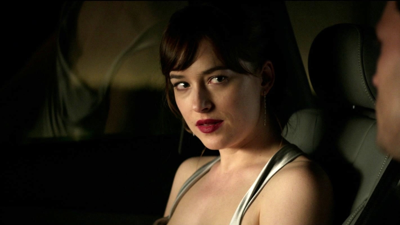 Fifty Shades Darker: A Look Inside (Featurette)