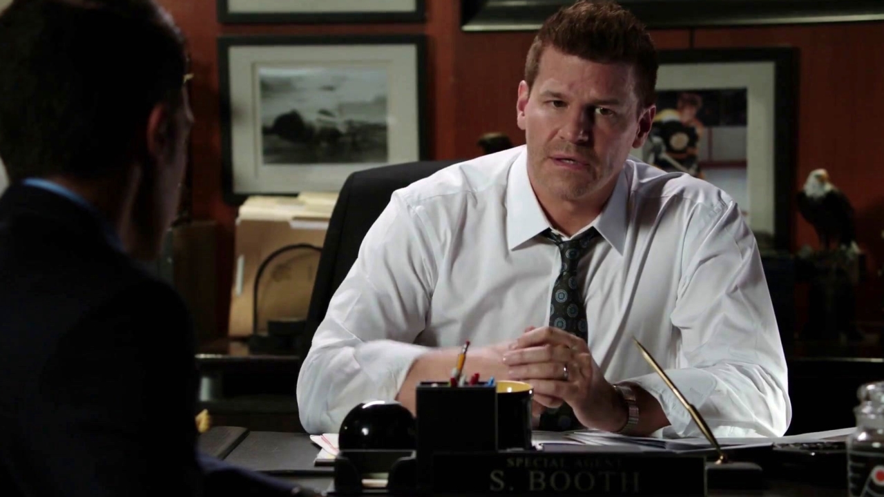 Bones: Angela And Booth Discover A Connection Between Their Victim And Booth