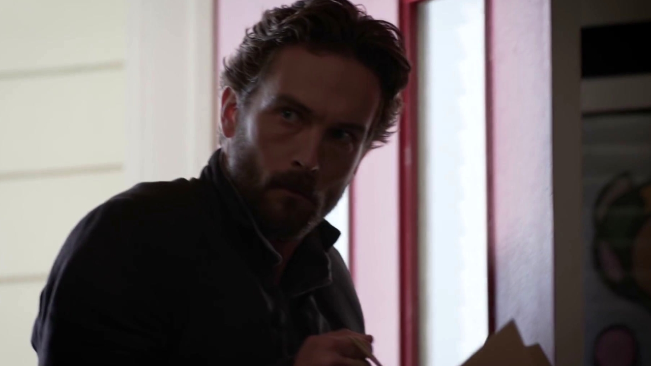 Sleepy Hollow: Ichabod Teaches Molly A Thing Or Two About History