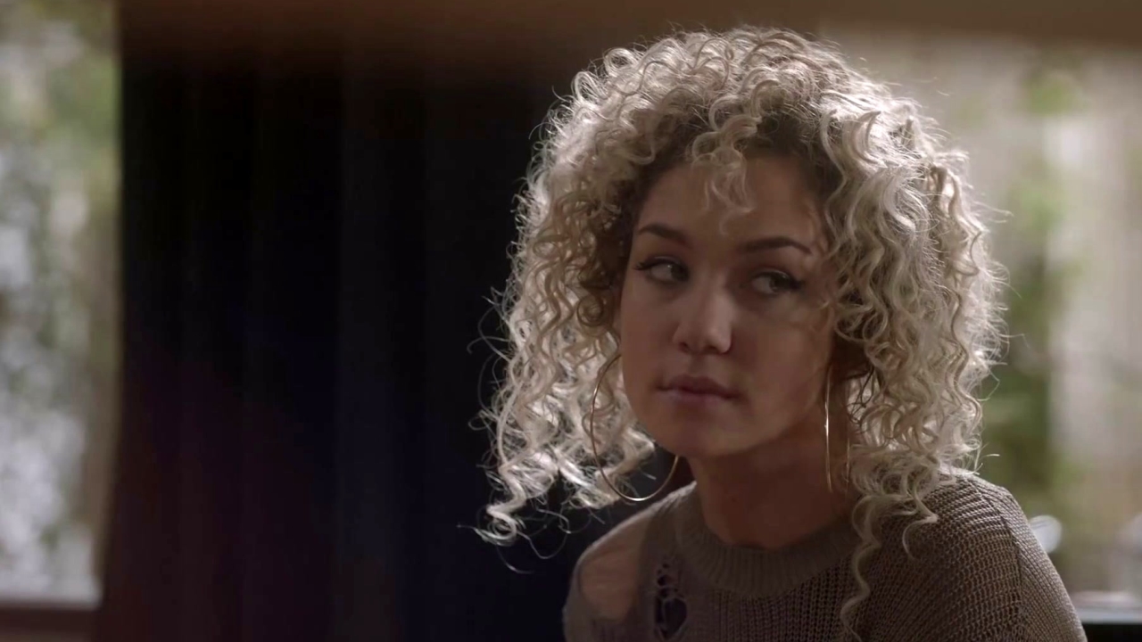 Star: Star Suggests That Alex Ask Her Mom For Derek's Bail
