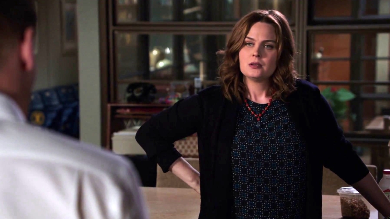 Bones: Booth Tries To Console Brennan Over Her Father's Death