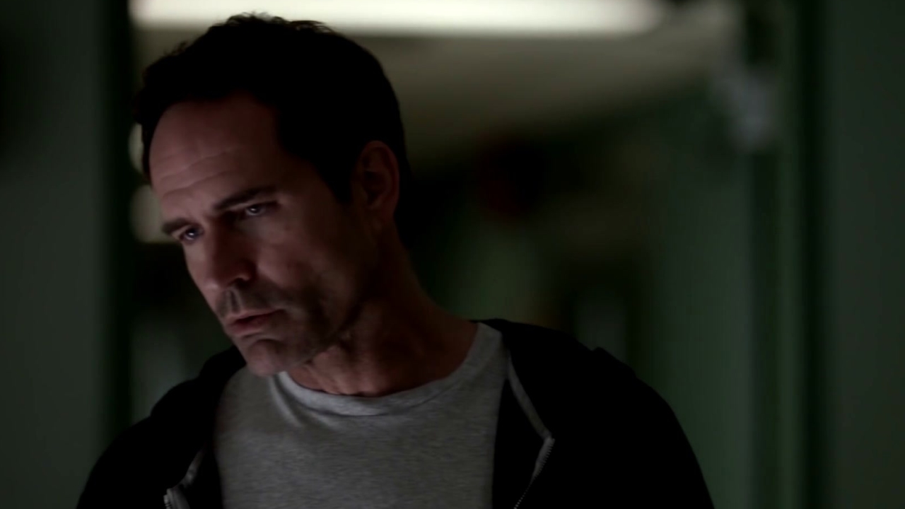 Wayward Pines: Theo Shocks Kerry