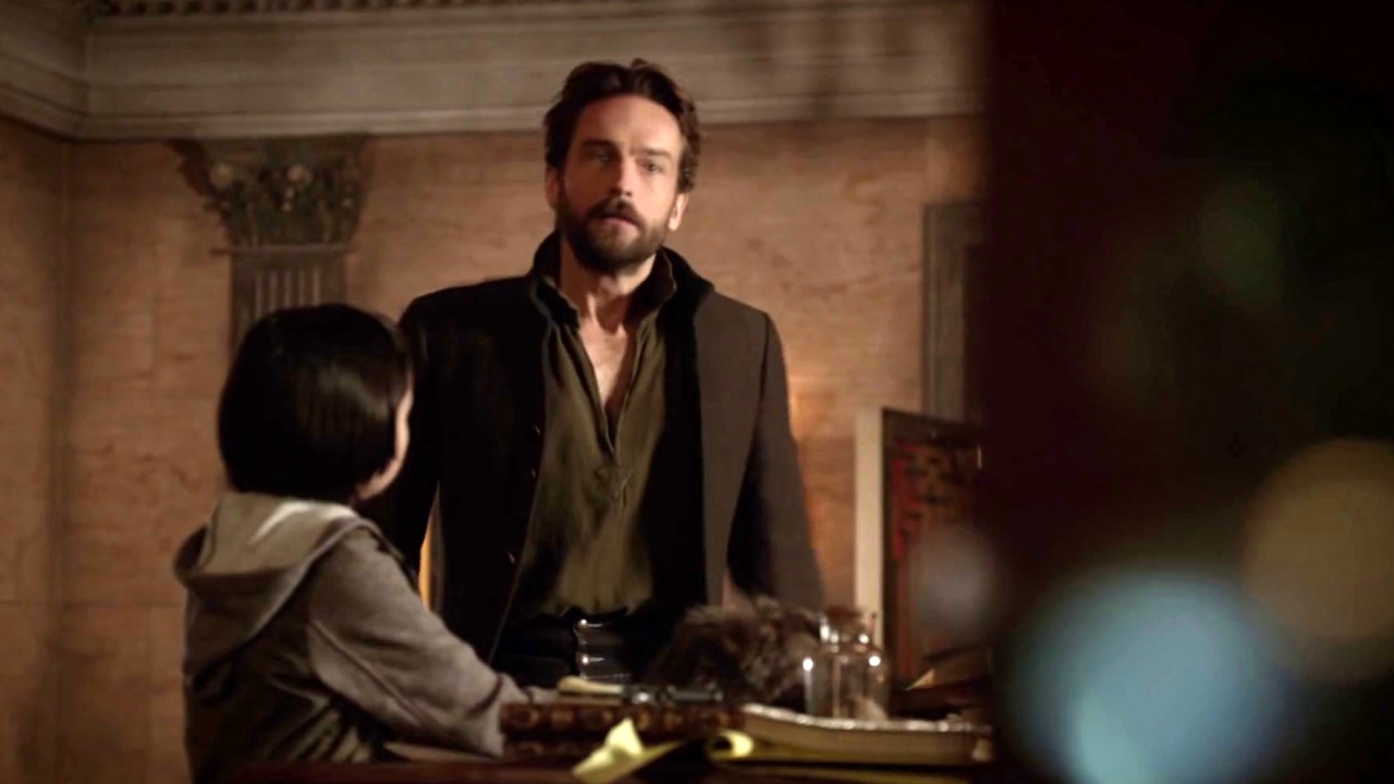 Sleepy Hollow: Ichabod Shares A Secret With Molly