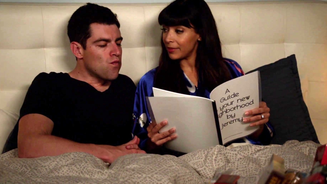 New Girl: Cece And Schmidt Are Startled By A Noise