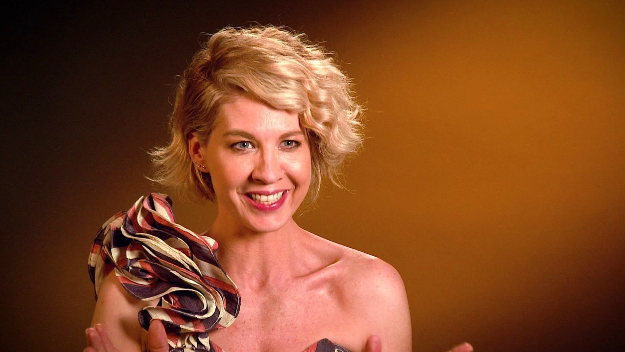 Imaginary Mary: Jenna Elfman On Working With Rachel Dratch