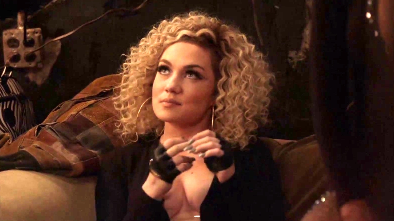 Star: Carlotta Becomes The Girls' New Manager
