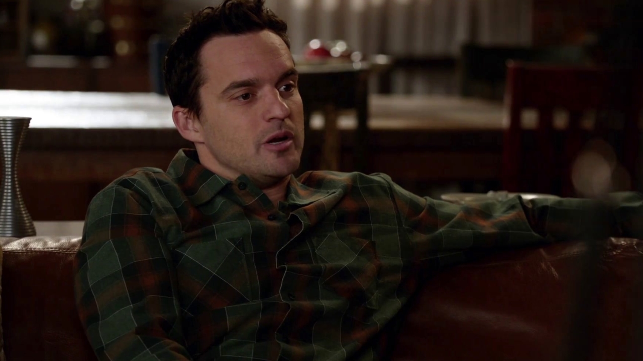 New Girl: Reagan Prepares For A Night Out With Her Friends