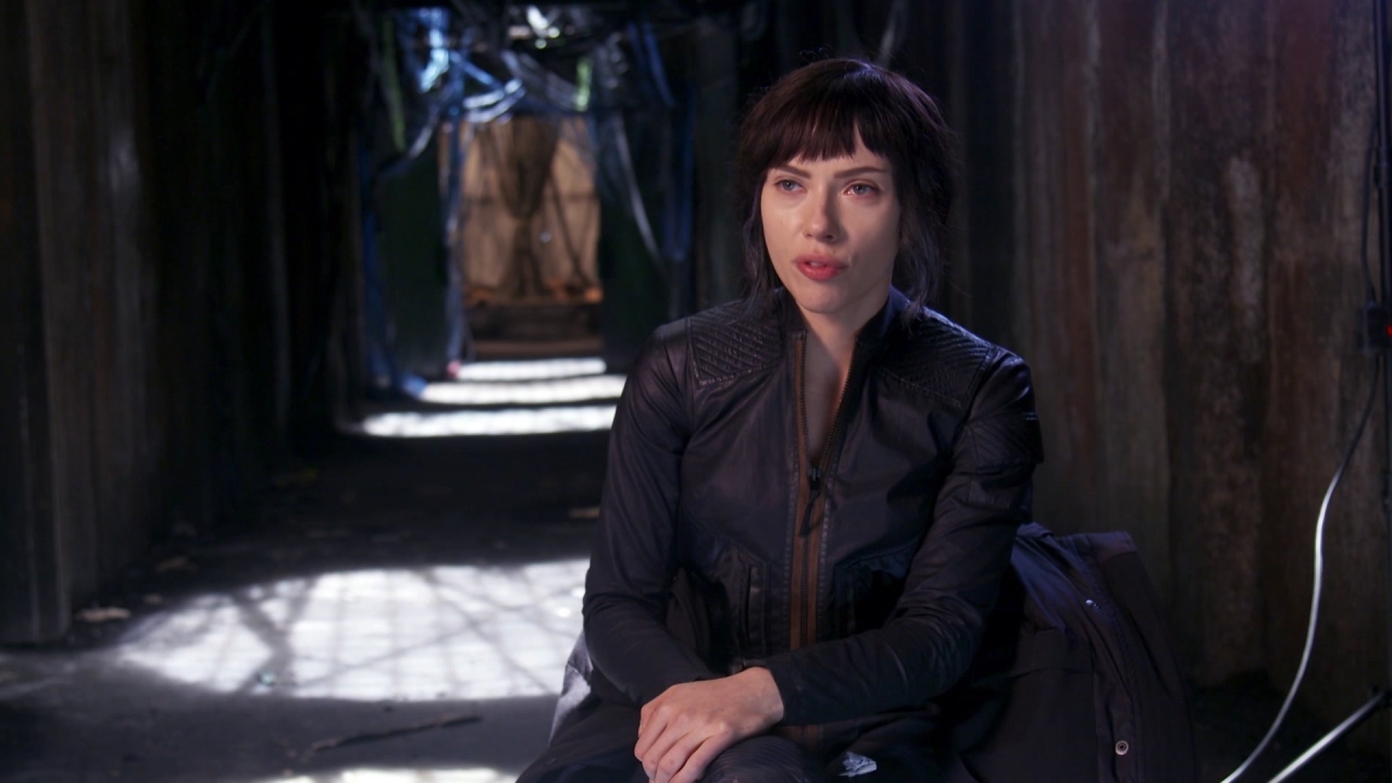 Ghost In The Shell: Scarlett Johansson about Michael Pitt (International)