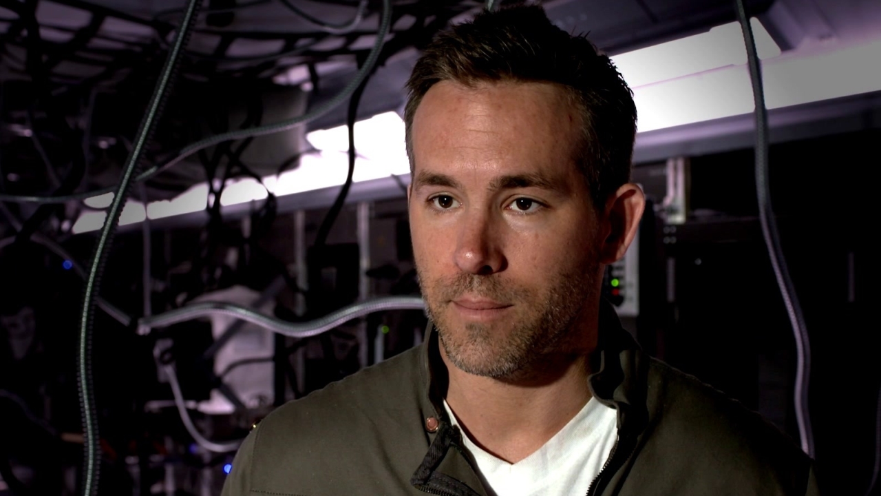 Life: Ryan Reynolds on the Mars life form (International)