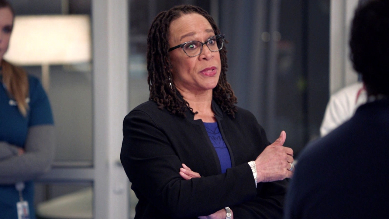 Chicago Med: Goodwin Will Not Give Into The Hacker's Demands And Organizes The Team