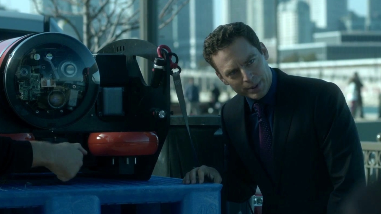 Apb: Gideon Shows Off His Expensive Equipment