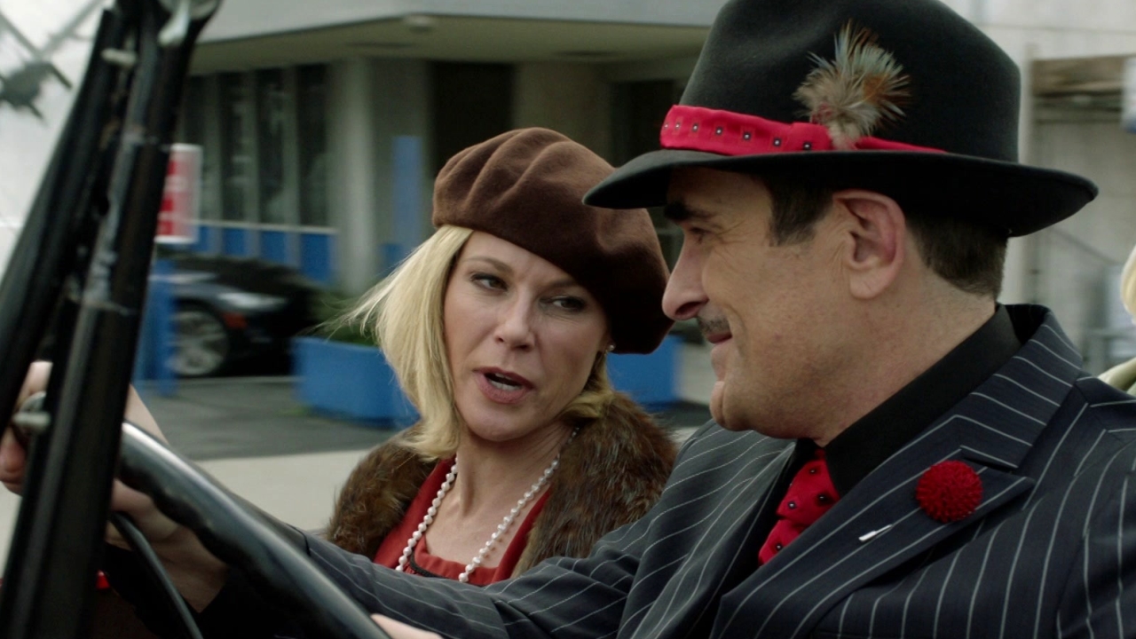 Modern Family: Drive To Frank's Wedding