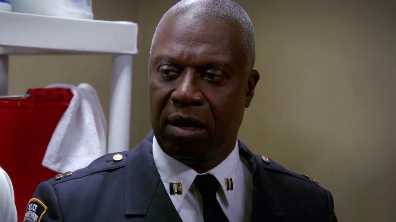 Brooklyn Nine-Nine: The 9-9 Have An Emergency Meeting In The Closet