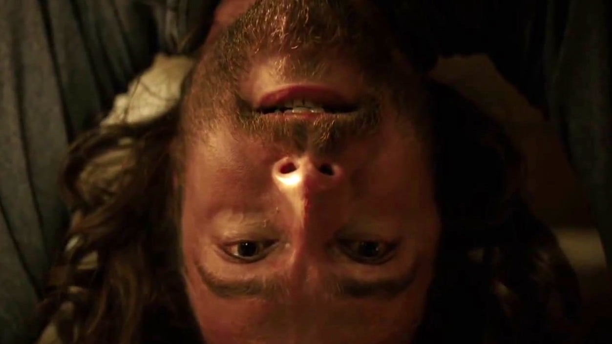Sleepy Hollow: Ichabod Practices Yoga With Abbie