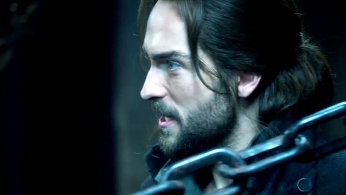 Sleepy Hollow: Ichabod Reclaims Katrina's Necklace From The Horseman