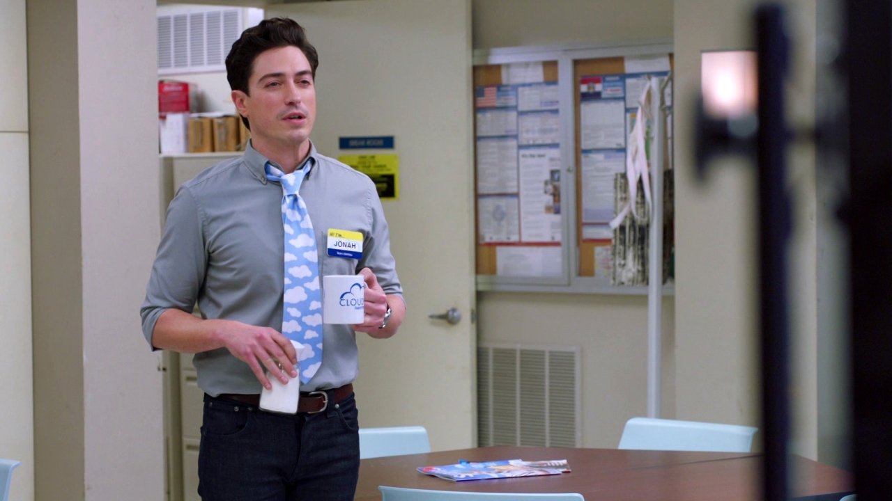 Superstore: Jonah Is Trying To Impress Glenn As His New Assistant