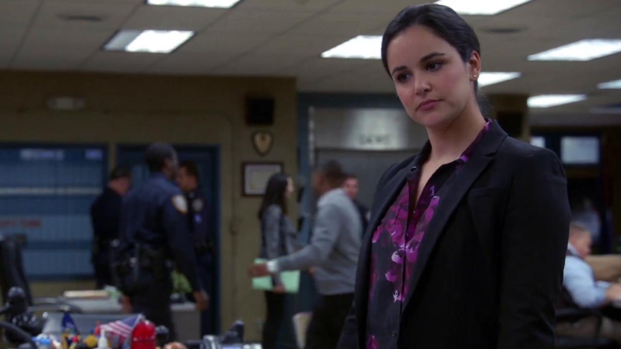 Brooklyn Nine-Nine: Gina Plays Three Pranks For The Price Of One