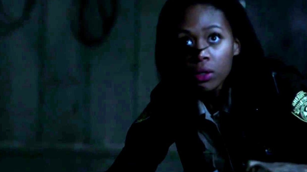 Sleepy Hollow: Abbie Sees The Headless Horseman For The First Time