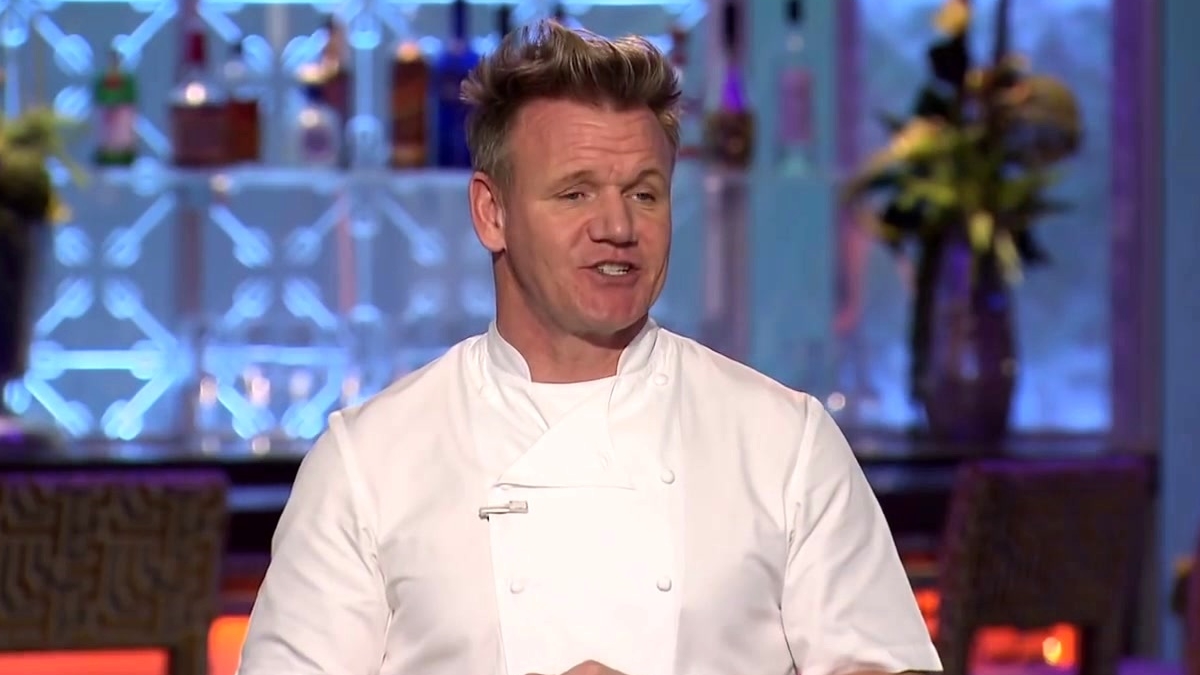 Hell's Kitchen: The Chefs Crack Ostrich Eggs