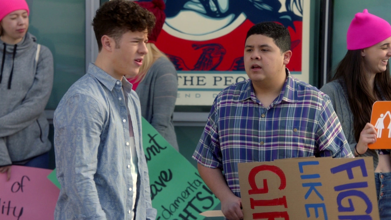 Modern Family: Women's Rally