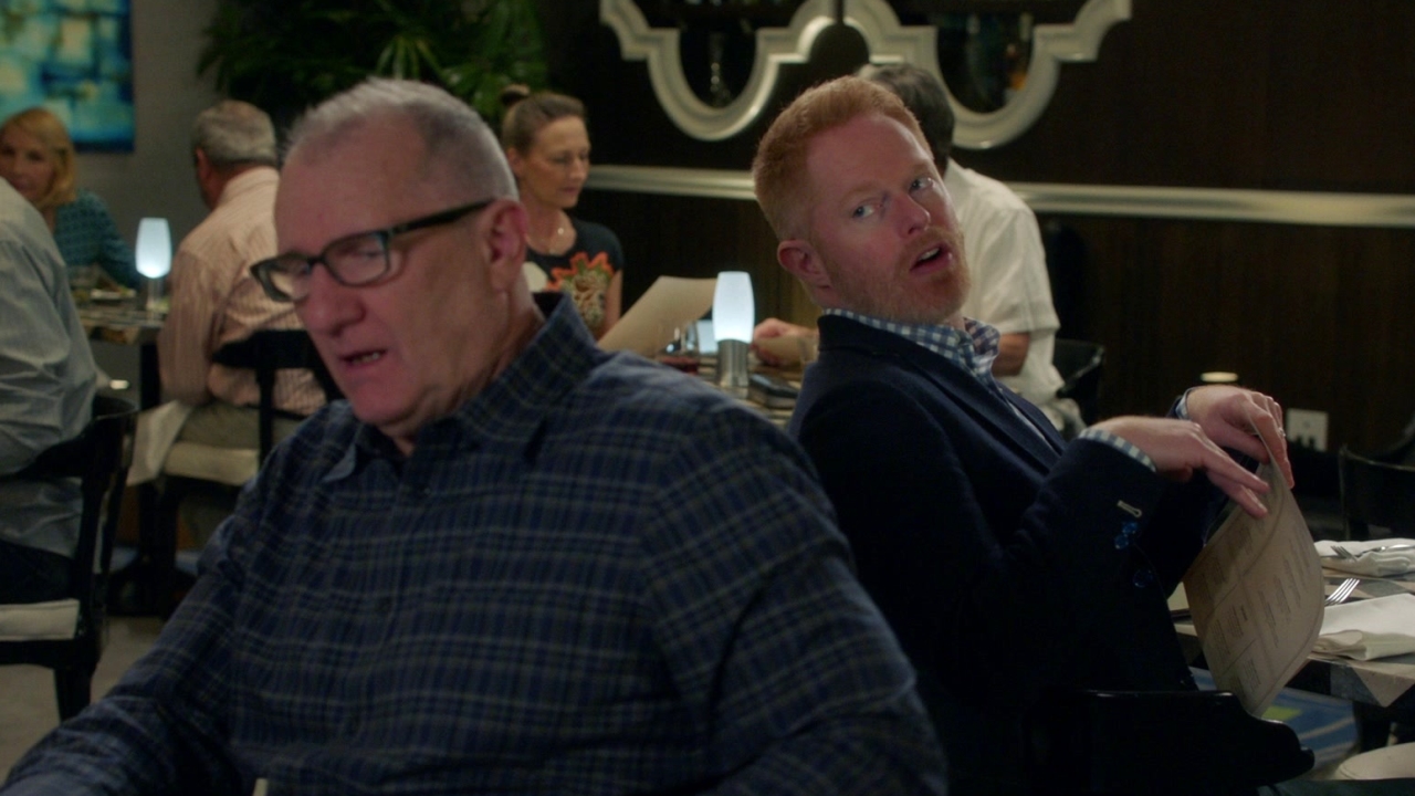 Modern Family: Split Dinner