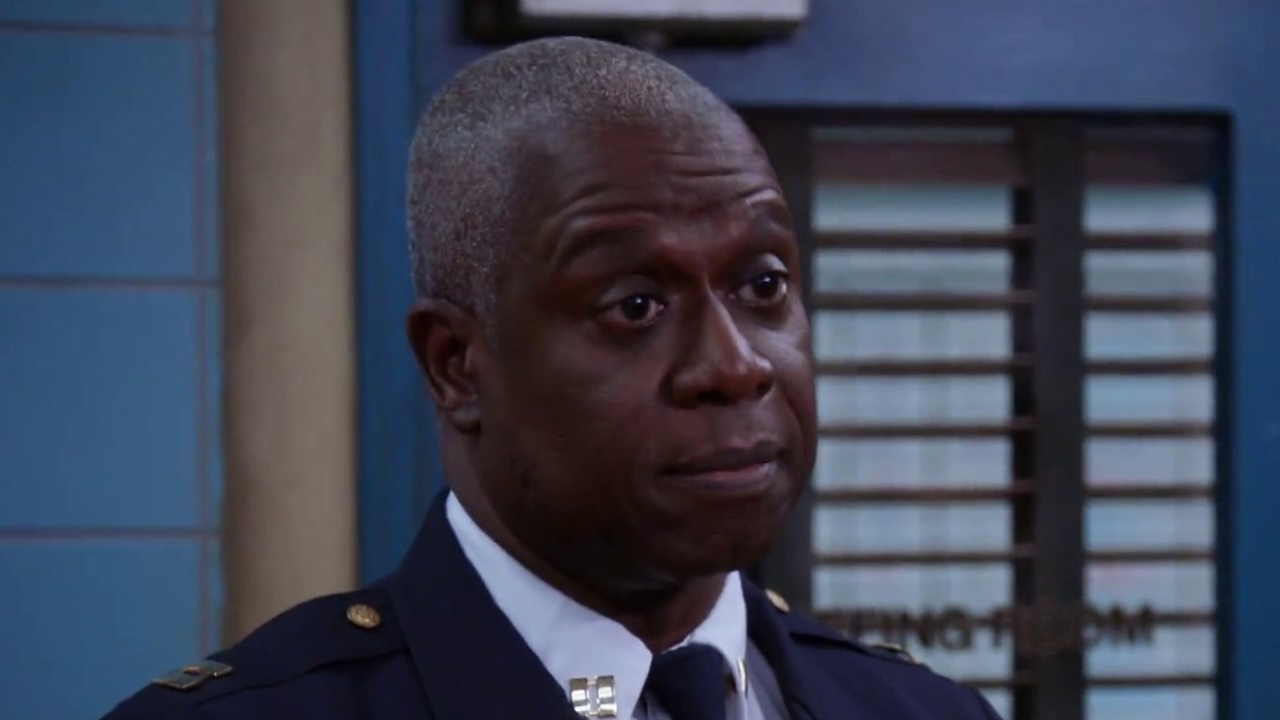 Brooklyn Nine-Nine: Hawkins Tells Jake And Rosa To Back Off