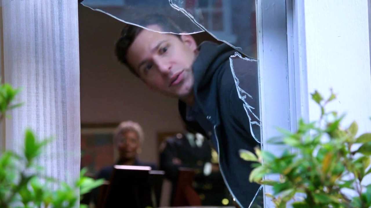 Brooklyn Nine-Nine: Jake Cracks Down On A Robbery