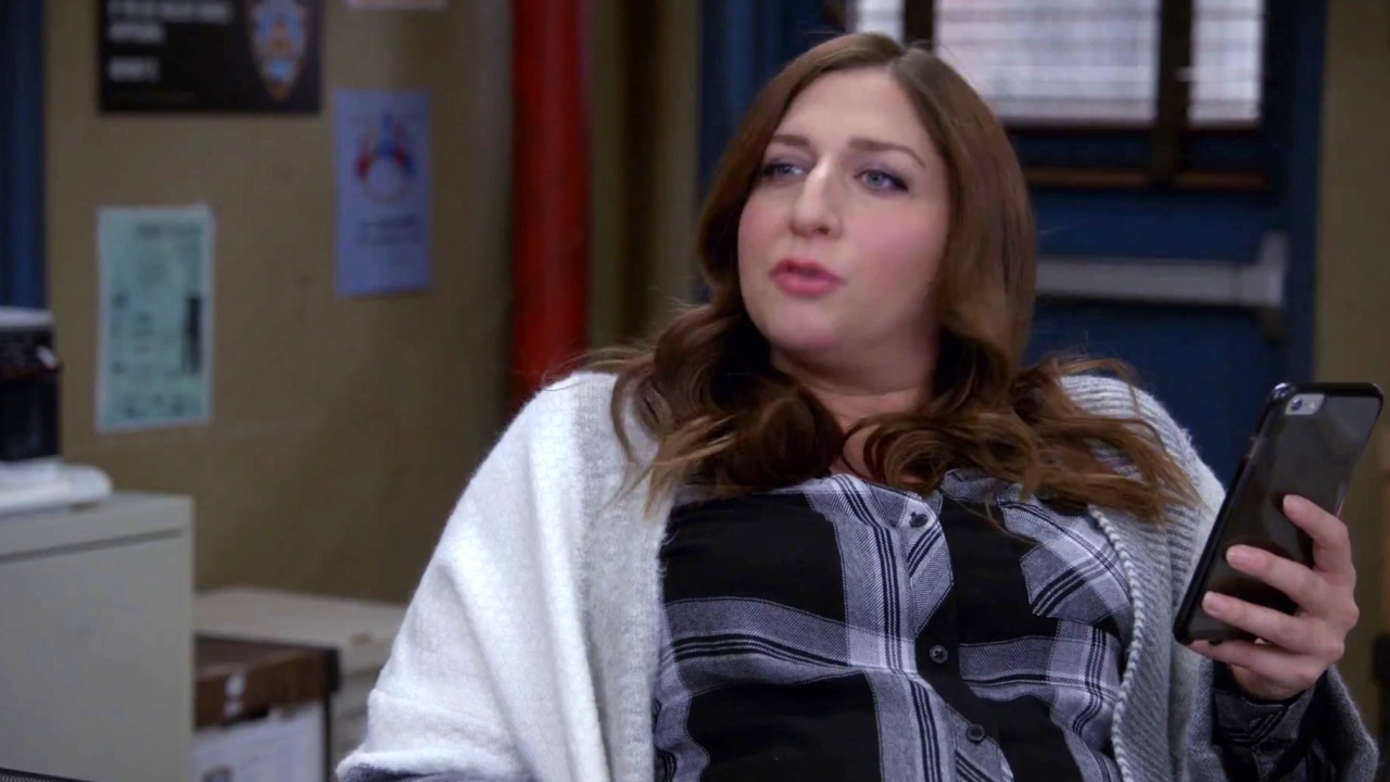 Brooklyn Nine-Nine: Boyle Annoys Gina About Her Baby