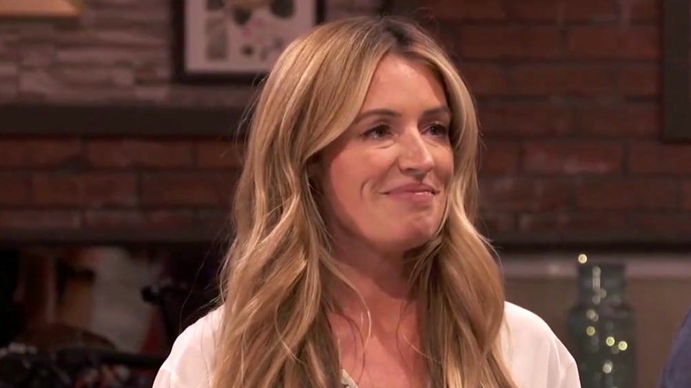 The F Word: Cat Deeley & Gordon Ramsay Partake In A Champagne Pouring Contest