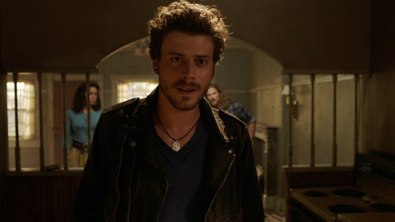 Midnight, Texas: Borrow His Body