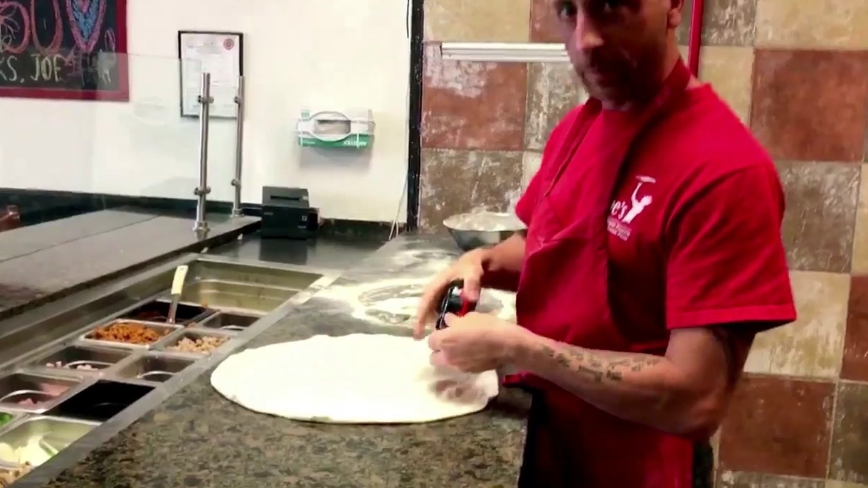 The F Word: Joe Carlucci Attempts To Spin The Largest Pizza Base In The World