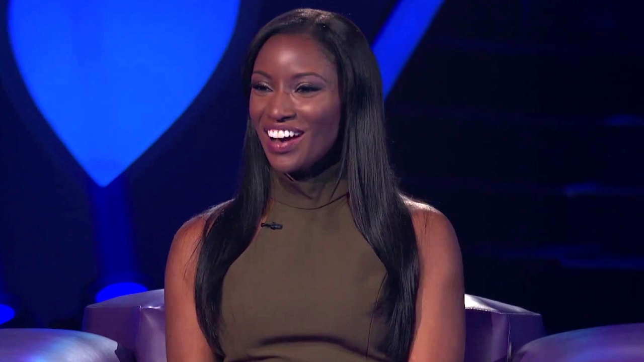 Love Connection: Britt Comments On Phoebe's Backside