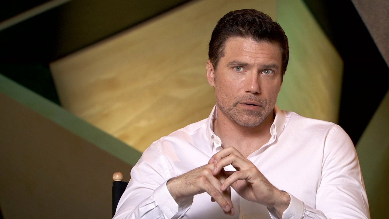 Inhumans: Anson Mount On Medusa