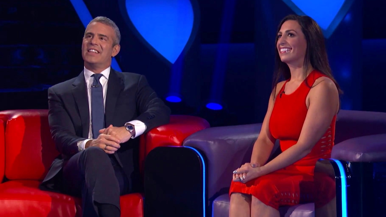 Love Connection: Valarie And Justin Have Missed Signals On Their First Date