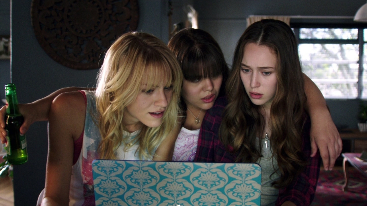 Friend Request: Laura And Her Friends Discover Dark Things