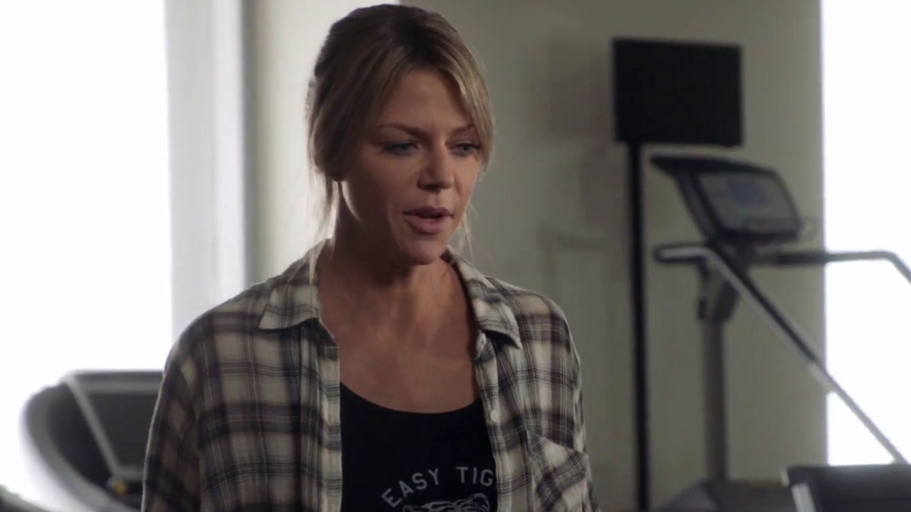 The Mick: Mickey Meets Trish At The Gym