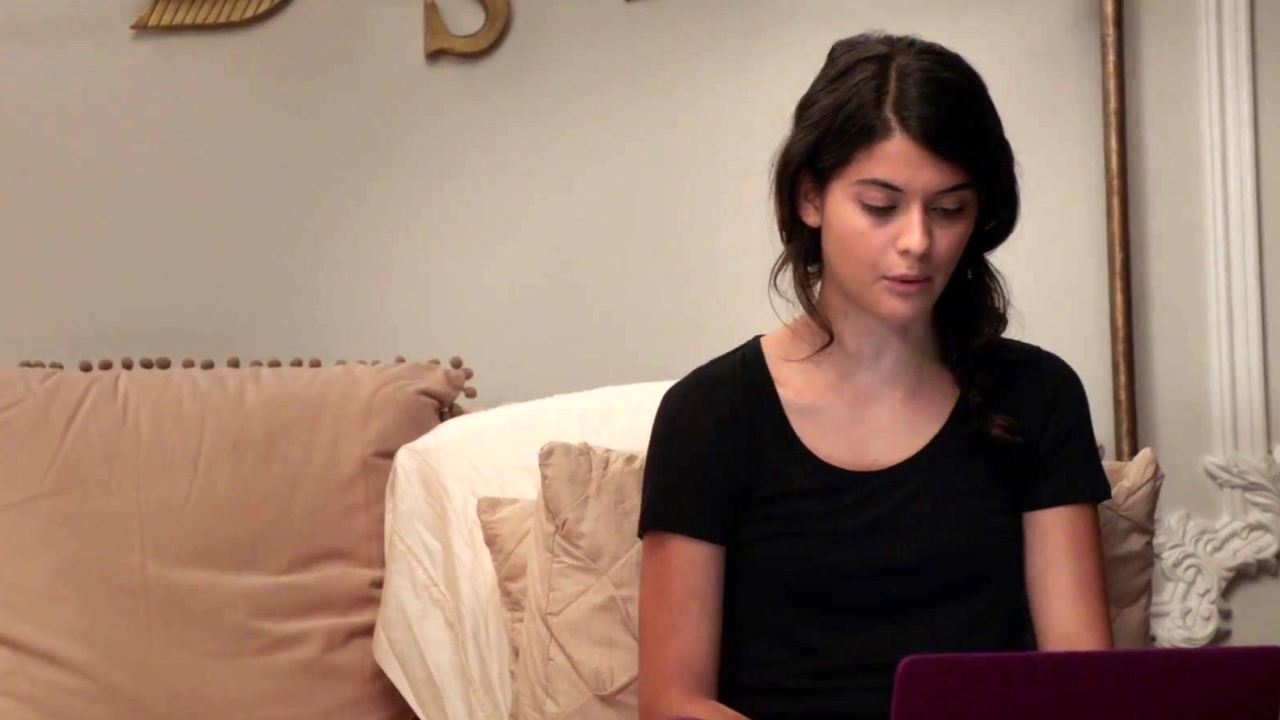 The Mick: Ben Comes To Sabrina's Room To Complain About Chip