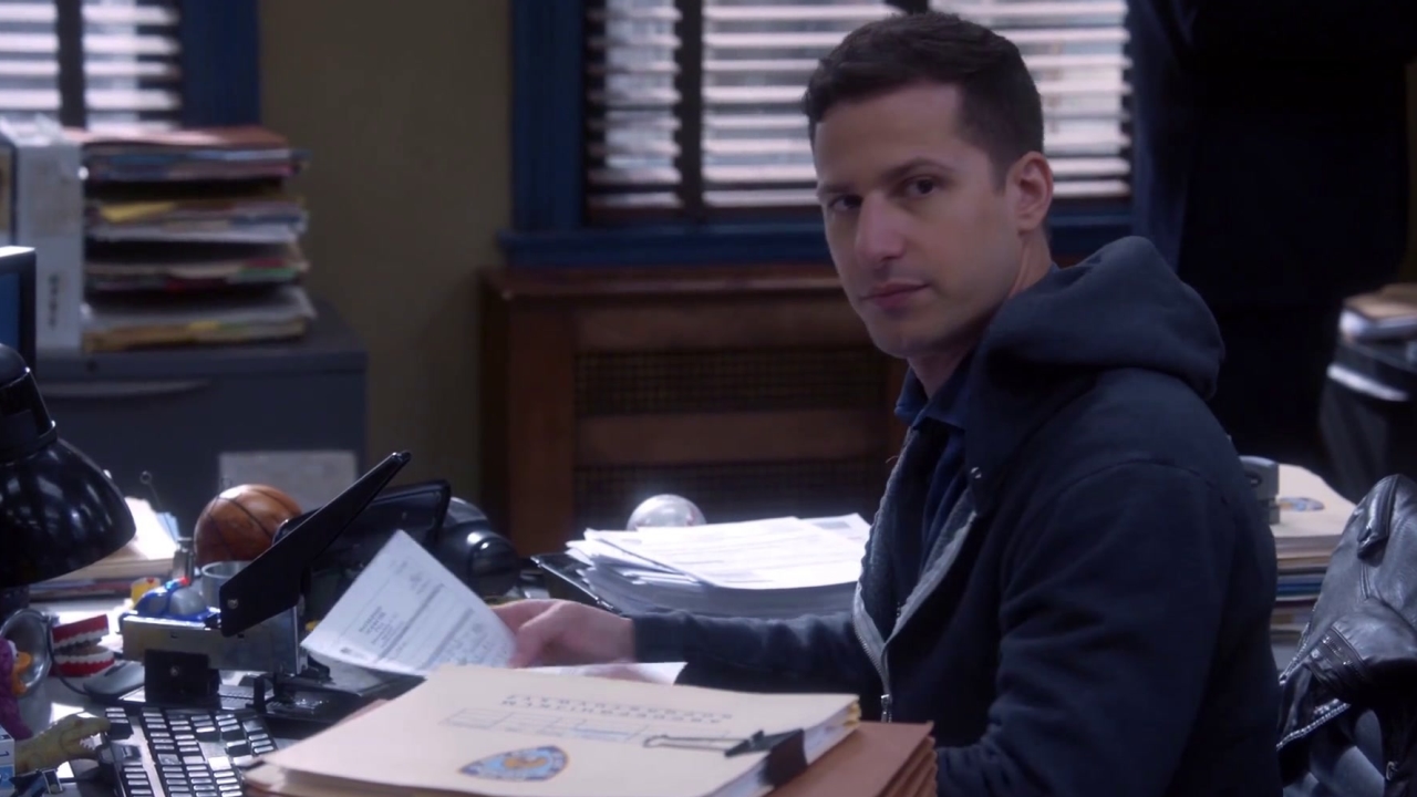 Brooklyn Nine-Nine: Hitchcock & Scully Welcome Jake To Desk Duty