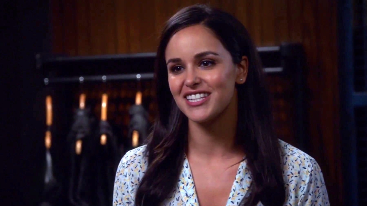 Brooklyn Nine-Nine: Jake Has A Surprise For Amy