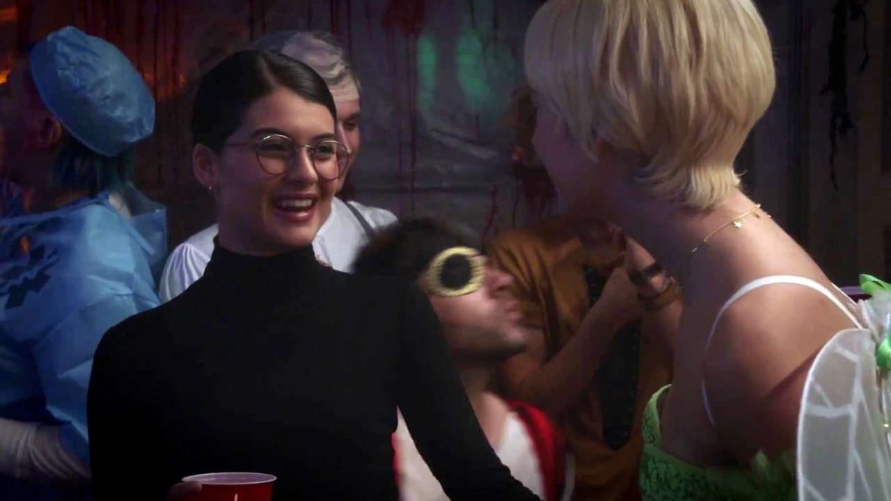 The Mick: Sabrina Talks With Tinkerbell And Critiques Her Character