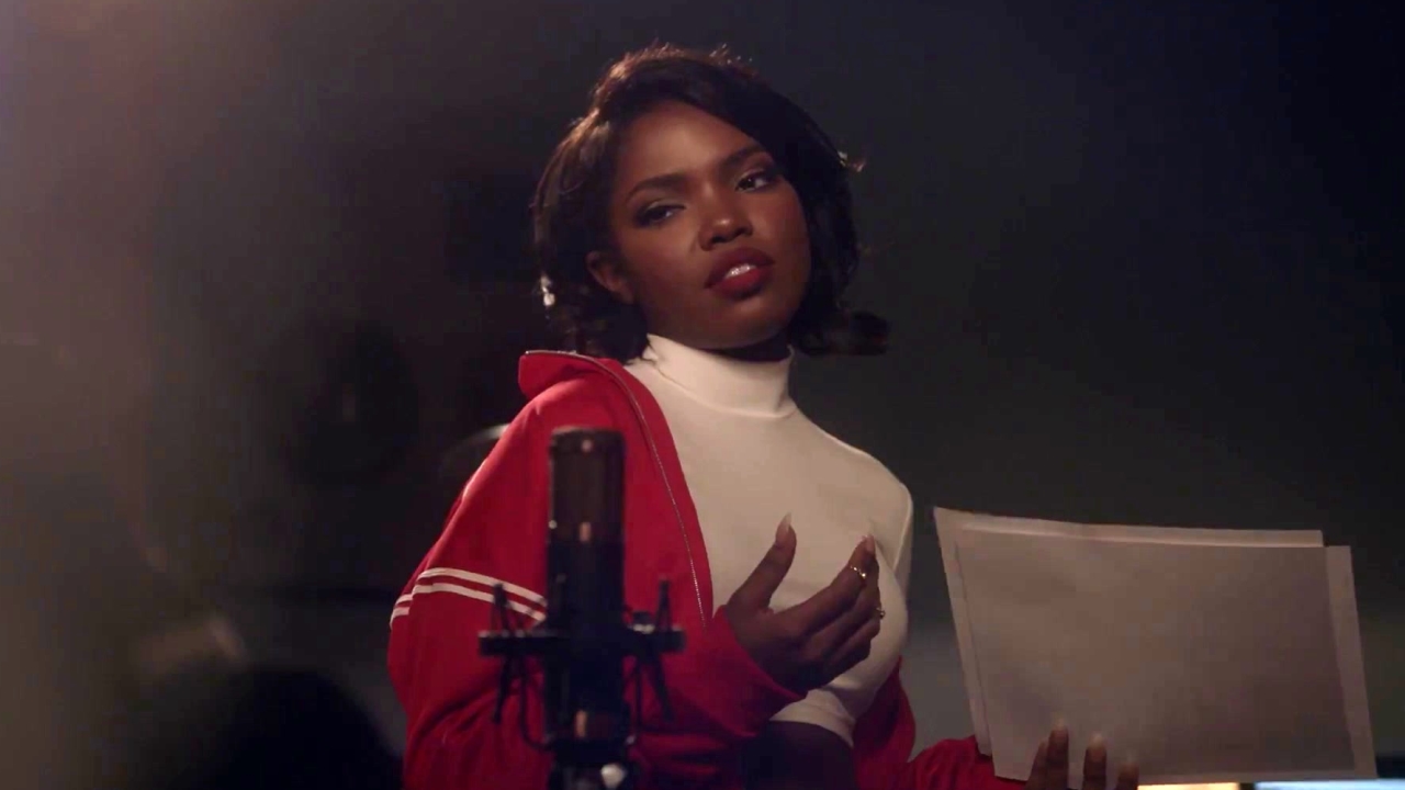 Star: Alex Helps Noah In The Studio