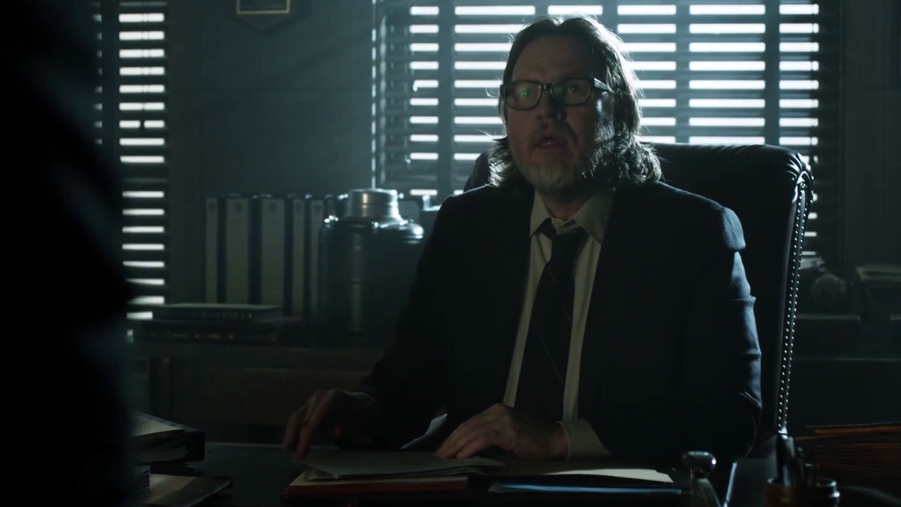 Gotham: Harvey & James Get Into A Heated Argument