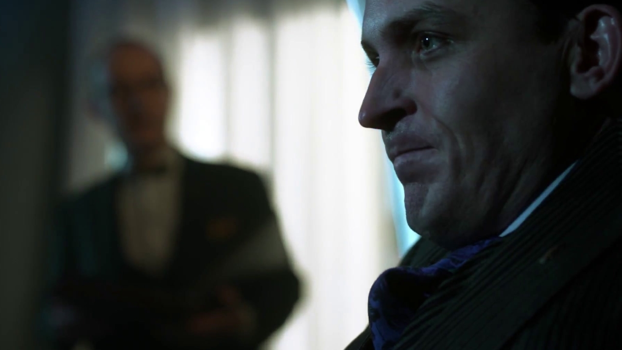 Gotham: Sofia Falcone Sets Up Lunch Plans With Penguin
