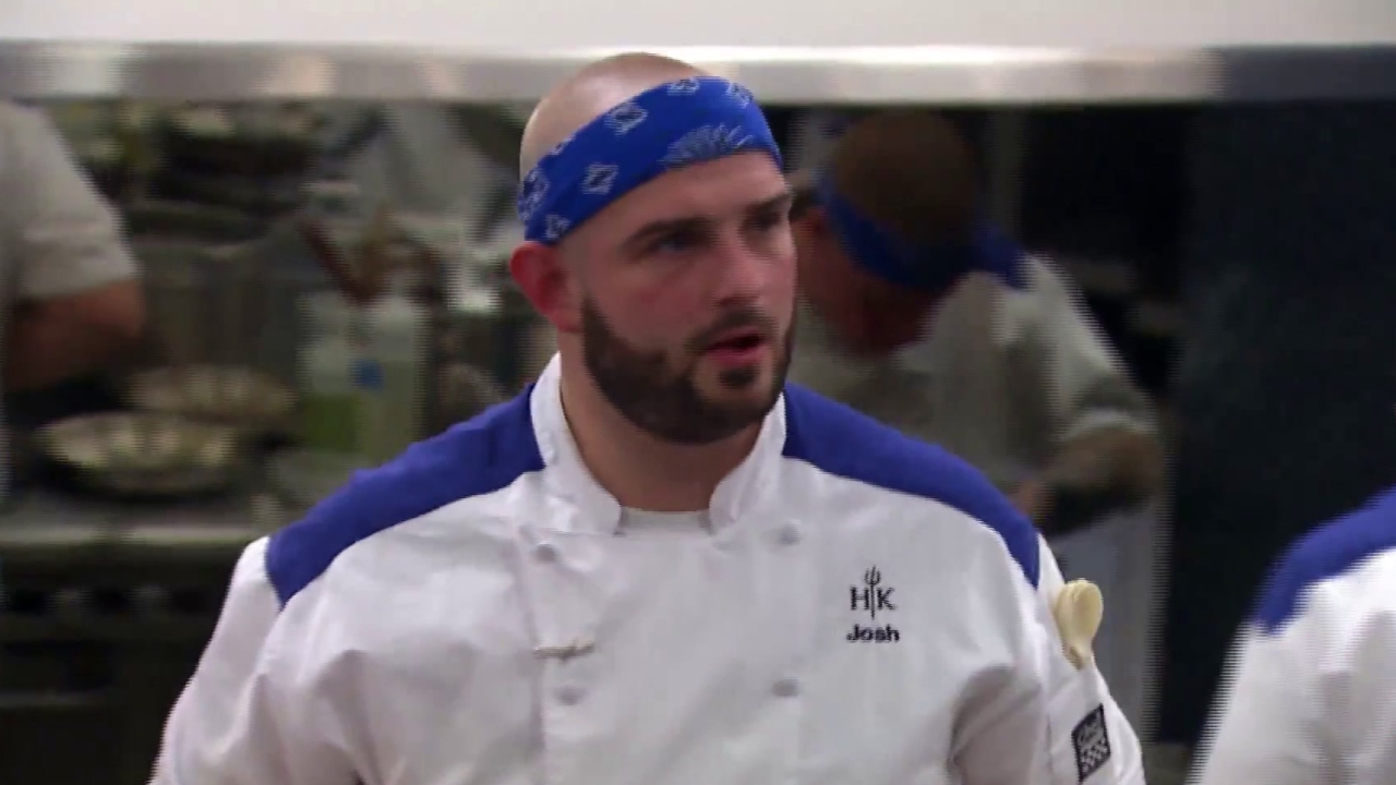 Hell's Kitchen: Chef Ramsay Makes Josh Eat Risotto With A Customer