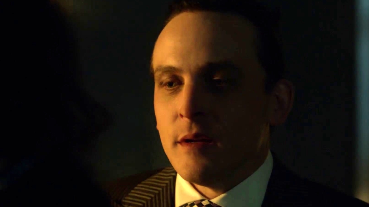 Gotham: James Spies On Penguin & Sofia's Conversation
