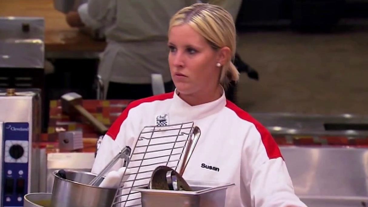 Hell's Kitchen: Nedra And Amanda Battle Over Cold Tuna