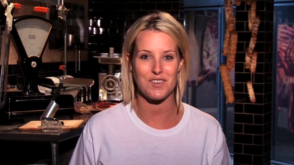 Hell's Kitchen: Susan Covers Her Face With Egg